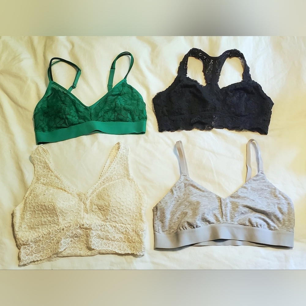Womens Bralette Bundle Size Medium - image 1